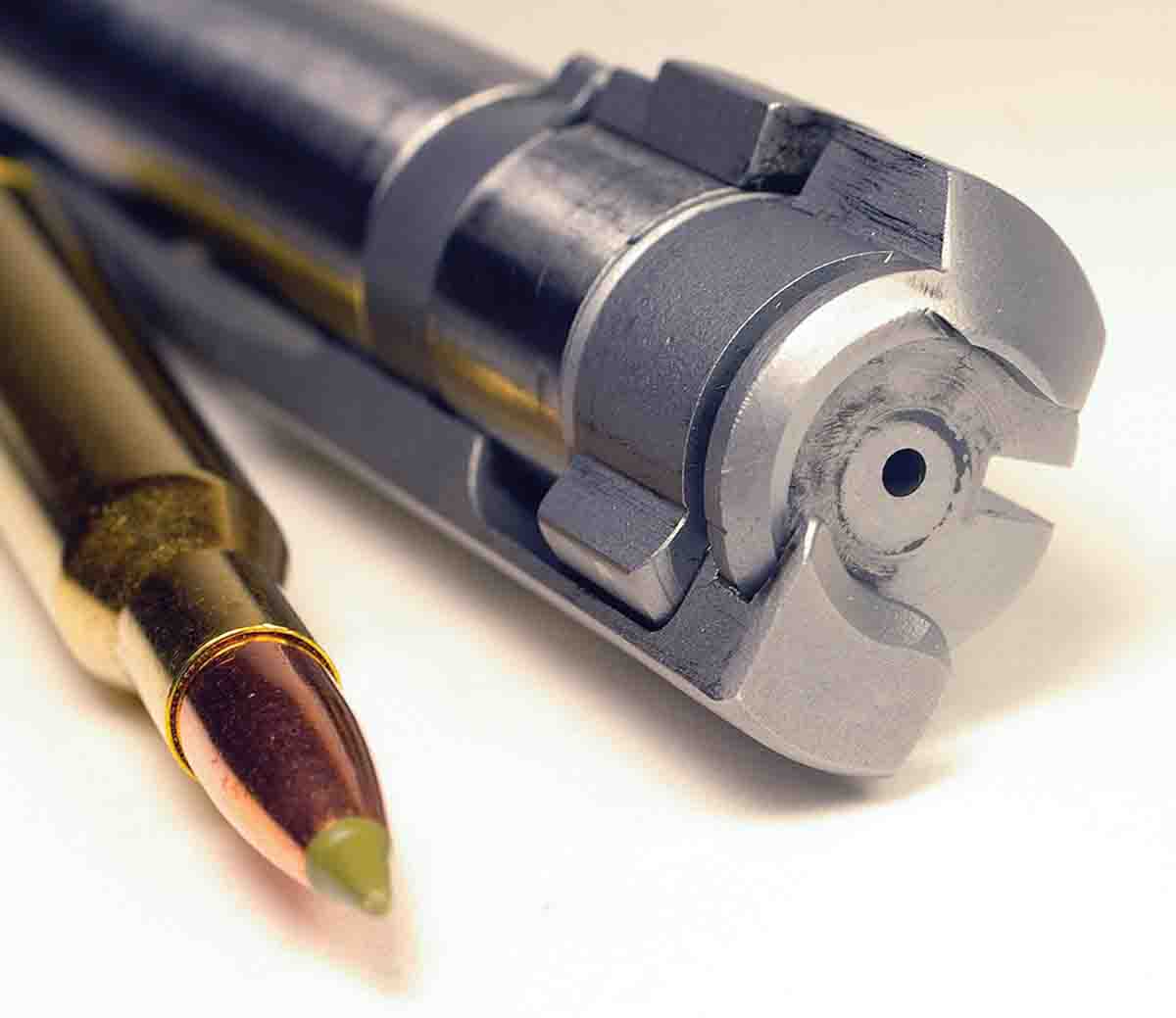The 1999 action features a bolt that holds onto cartridges from the time they are stripped out of the magazine until the fired case is ejected. Cartridges must be snapped into the magazine for the extractor to grab them.